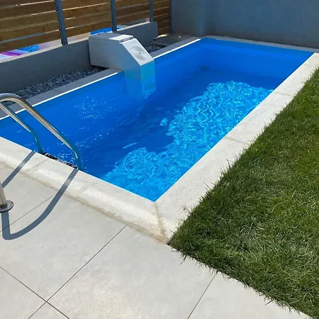 New Luxury Near The Beach! Nea Iraklitsa